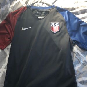 Nike Isa training jersey M